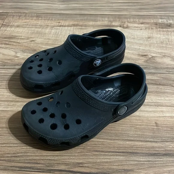 CROCS Black Water Shoes with Perforated Design - Picture 2 of 3